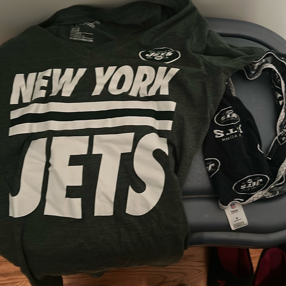 V Neck shirt and pants New York Jets